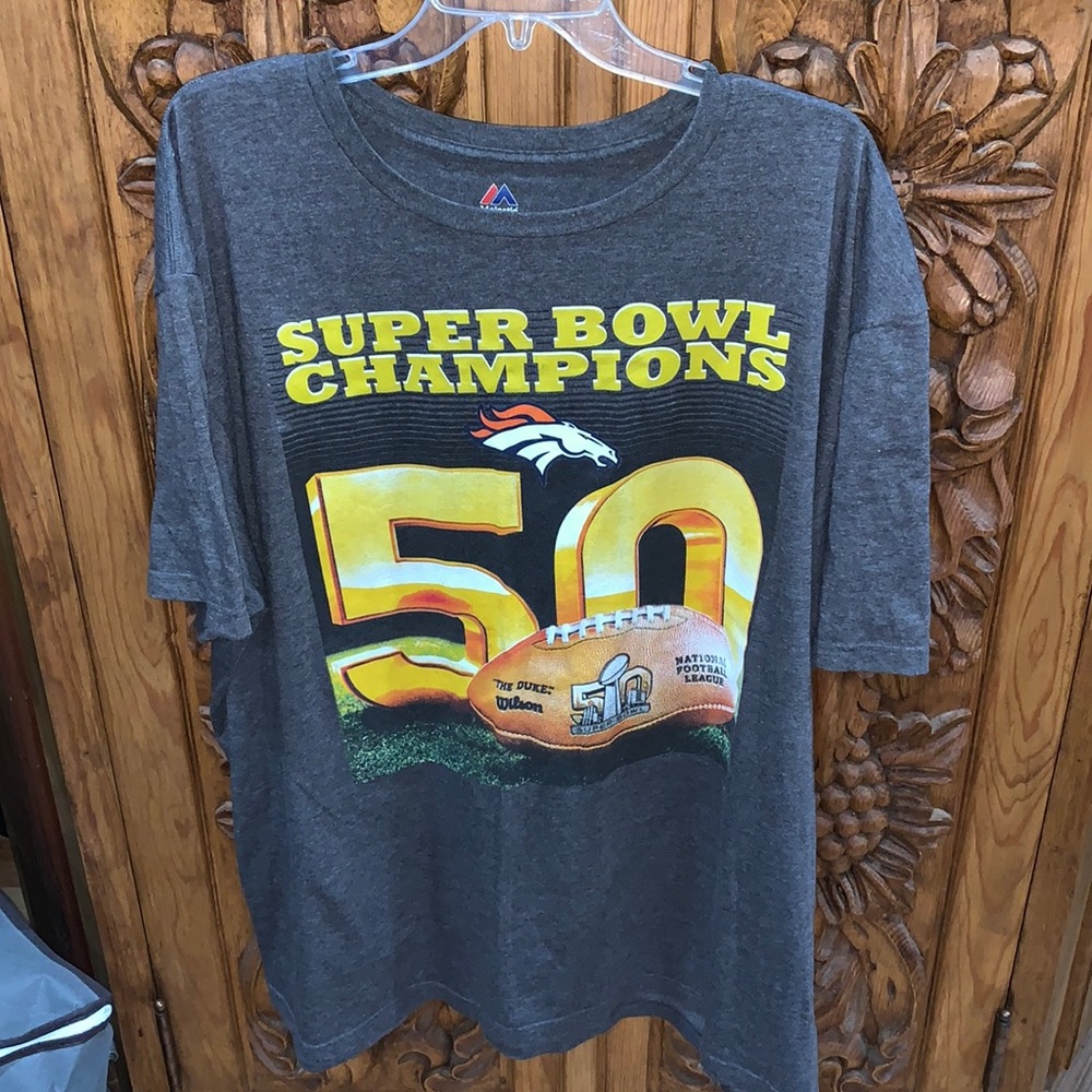 EUC Majestic 2X Denver Bronco Super Bowl t shirt